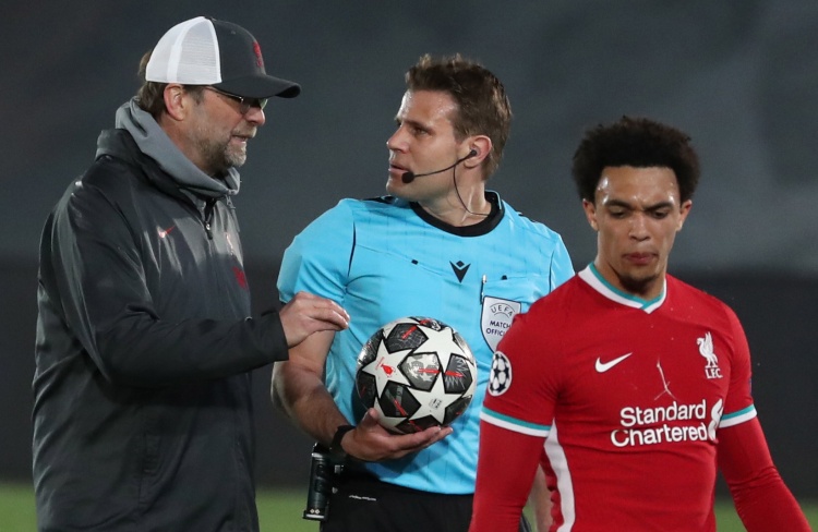 蓝军红魔学着点！费内巴切力挺穆帅，解析魔力鸟的魔力方程式