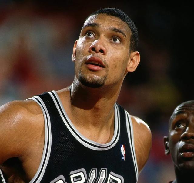 她在一次反 她在一次反